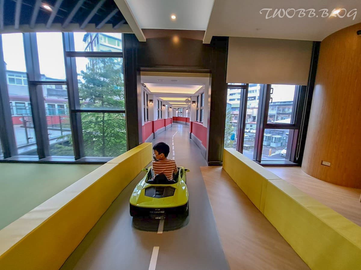 宜蘭彩色積木親子飯店!2樓高滑梯、空中車道小孩嗨翻,還有免費點心吃到飽 宜蘭彩色積木親子飯店!2樓高滑梯、空中車道小孩嗨翻,還有免費點心吃到飽