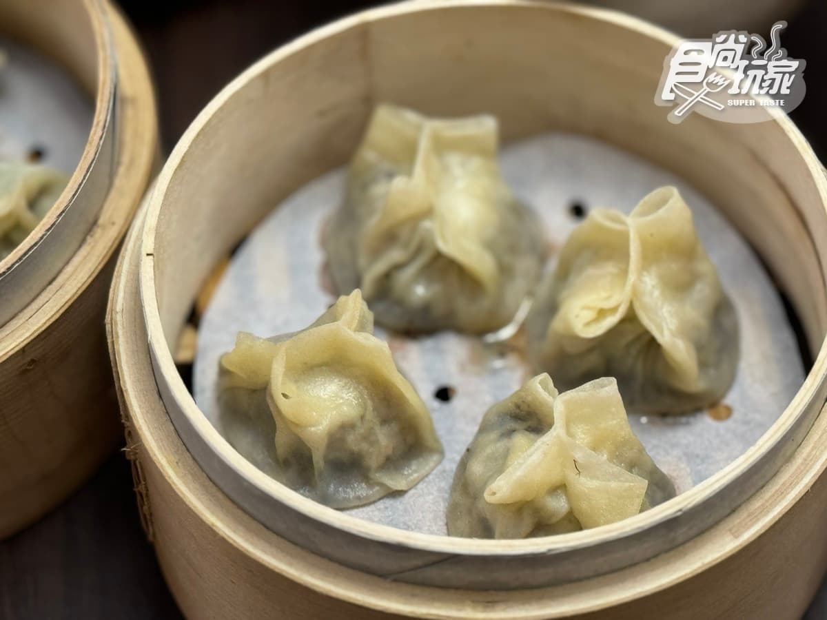 平價版鼎泰豐!巨無霸「小籠湯包」皮薄秒爆汁,10大必點、隱藏吃法一次看 平價版鼎泰豐!巨無霸「小籠湯包」皮薄秒爆汁,10大必點、隱藏吃法一次看