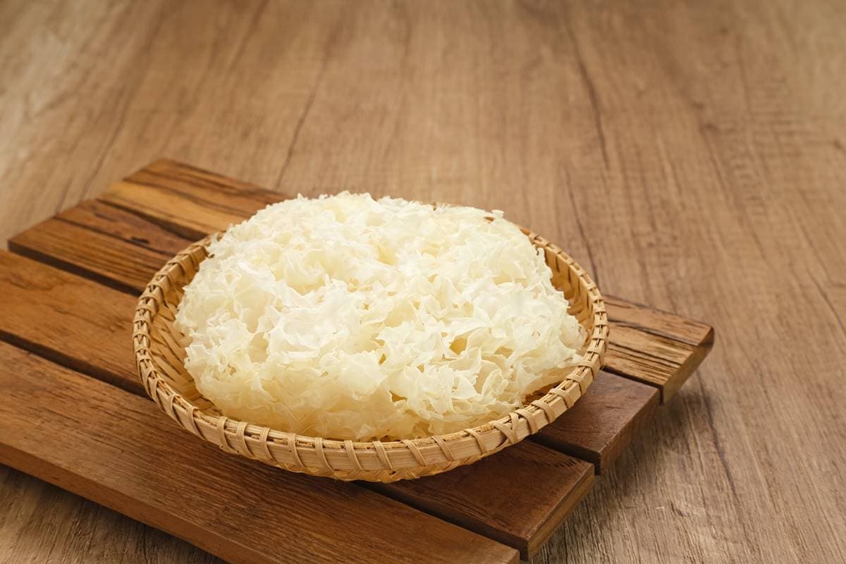 小心把漂白劑吃下肚!5種「白色食物」注意,金針菇下鍋前「這樣做」更安心 小心把漂白劑吃下肚!5種「白色食物」注意,金針菇下鍋前「這樣做」更安心