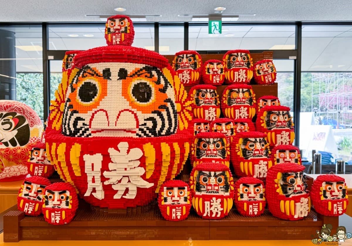 整座山壁擺滿不倒翁!大阪隱藏版賞楓必遊景點,必抽達摩籤試手氣 整座山壁擺滿不倒翁!大阪隱藏版賞楓必遊景點,必抽達摩籤試手氣