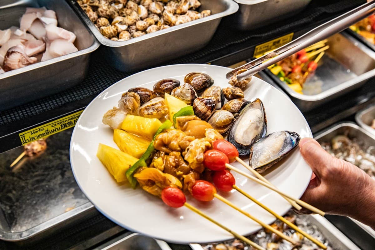 桃園最強「泰式燒烤吃到飽」!上百種食材無限拿,道地泰料泰國人都說好吃 桃園最強「泰式燒烤吃到飽」!上百種食材無限拿,道地泰料泰國人都說好吃