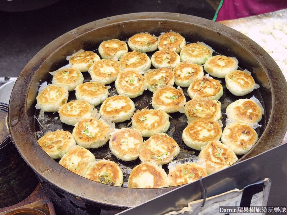 「立院三寶」別只吃雞排!「黃金水煎包」焦香飽滿鮮脆甜,小資最愛銅板點心 「立院三寶」別只吃雞排!「黃金水煎包」焦香飽滿鮮脆甜,小資最愛銅板點心
