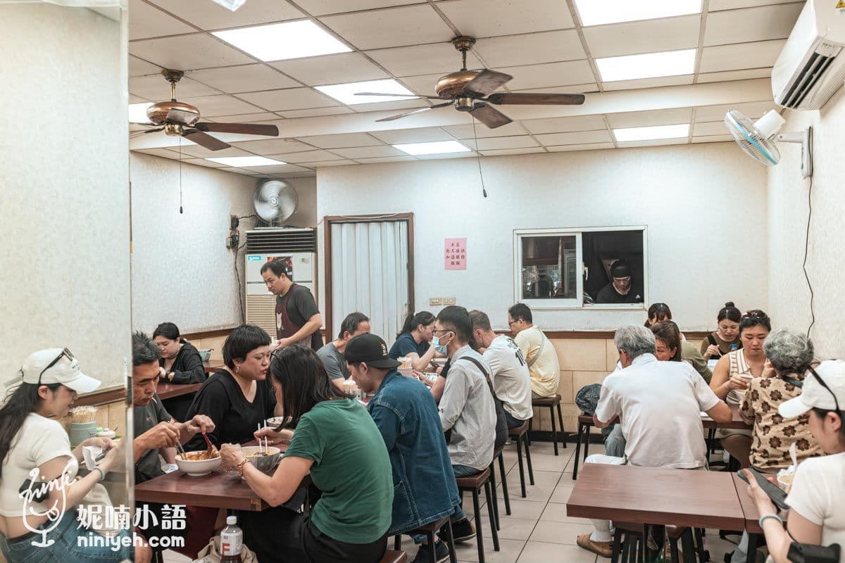 台北人激推「聚寶盆牛肉麵」!滿滿配料撈不完,超大碗公直逼小火鍋等級 台北人激推「聚寶盆牛肉麵」!滿滿配料撈不完,超大碗公直逼小火鍋等級