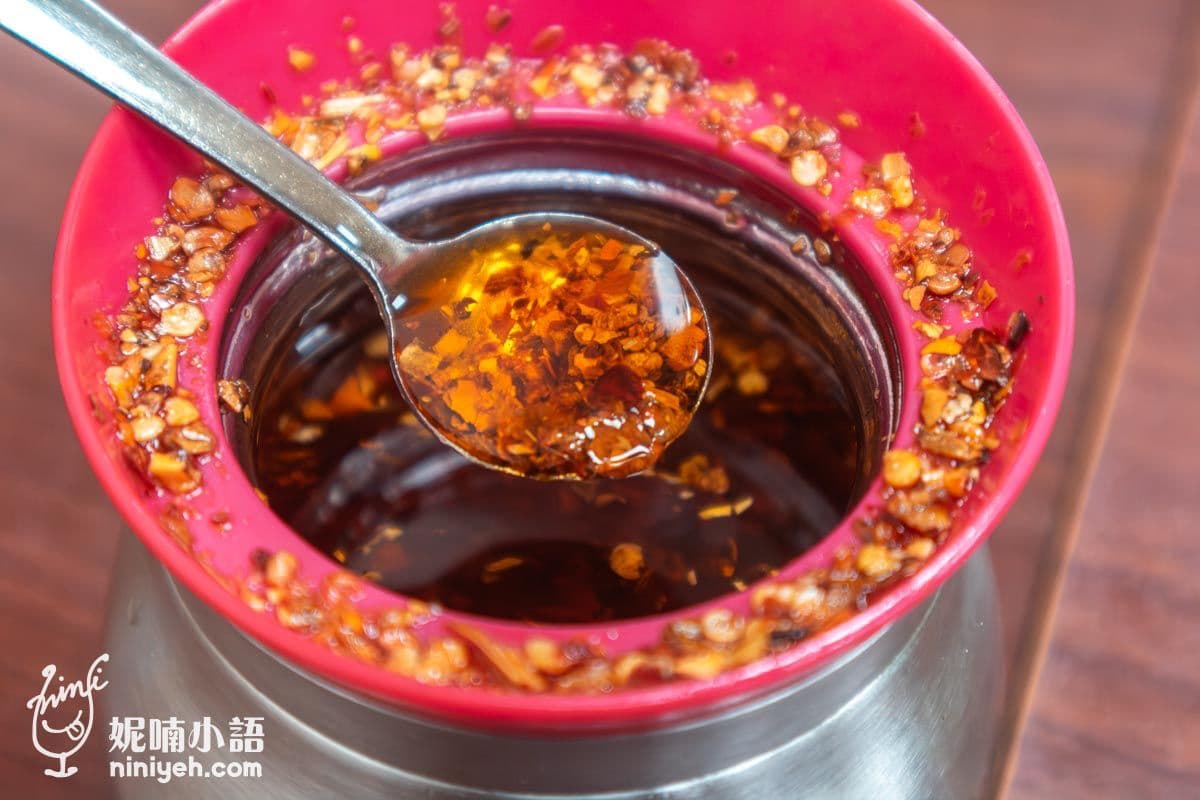 台北人激推「聚寶盆牛肉麵」!滿滿配料撈不完,超大碗公直逼小火鍋等級 台北人激推「聚寶盆牛肉麵」!滿滿配料撈不完,超大碗公直逼小火鍋等級