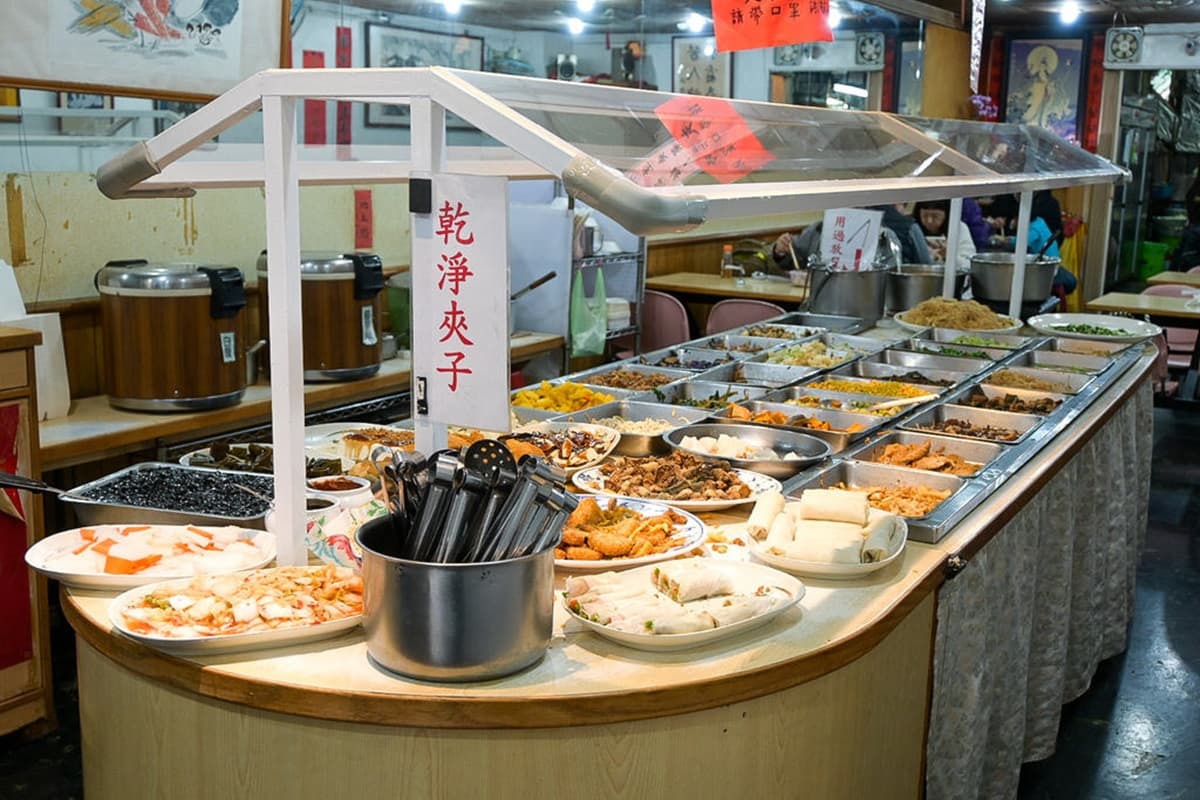 自助餐吃到飽只要130元!台北高CP值素食,炒米粉、滷味、甜湯50樣任夾 自助餐吃到飽只要130元!台北高CP值素食,炒米粉、滷味、甜湯50樣任夾