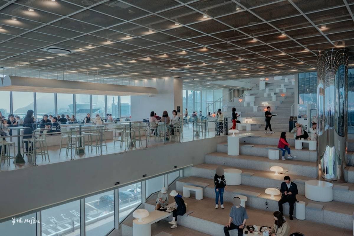2層樓高階梯座位看海!面海第一排「無邊際海景」餐廳,20種以上麵包超享受 2層樓高階梯座位看海!面海第一排「無邊際海景」餐廳,20種以上麵包超享受