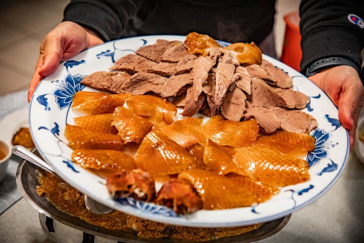 台北最難訂烤鴨餐廳!爽嗑正宗北京味一鴨二吃,蟬聯5年米其林必比登推薦 台北最難訂烤鴨餐廳!爽嗑正宗北京味一鴨二吃,蟬聯5年米其林必比登推薦