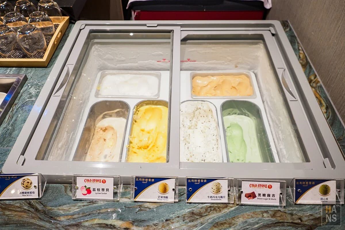 林口最豪華吃到飽!鮑魚、生蠔、牛排高檔食材任你吃,還有生啤酒無限暢飲 林口最豪華吃到飽!鮑魚、生蠔、牛排高檔食材任你吃,還有生啤酒無限暢飲