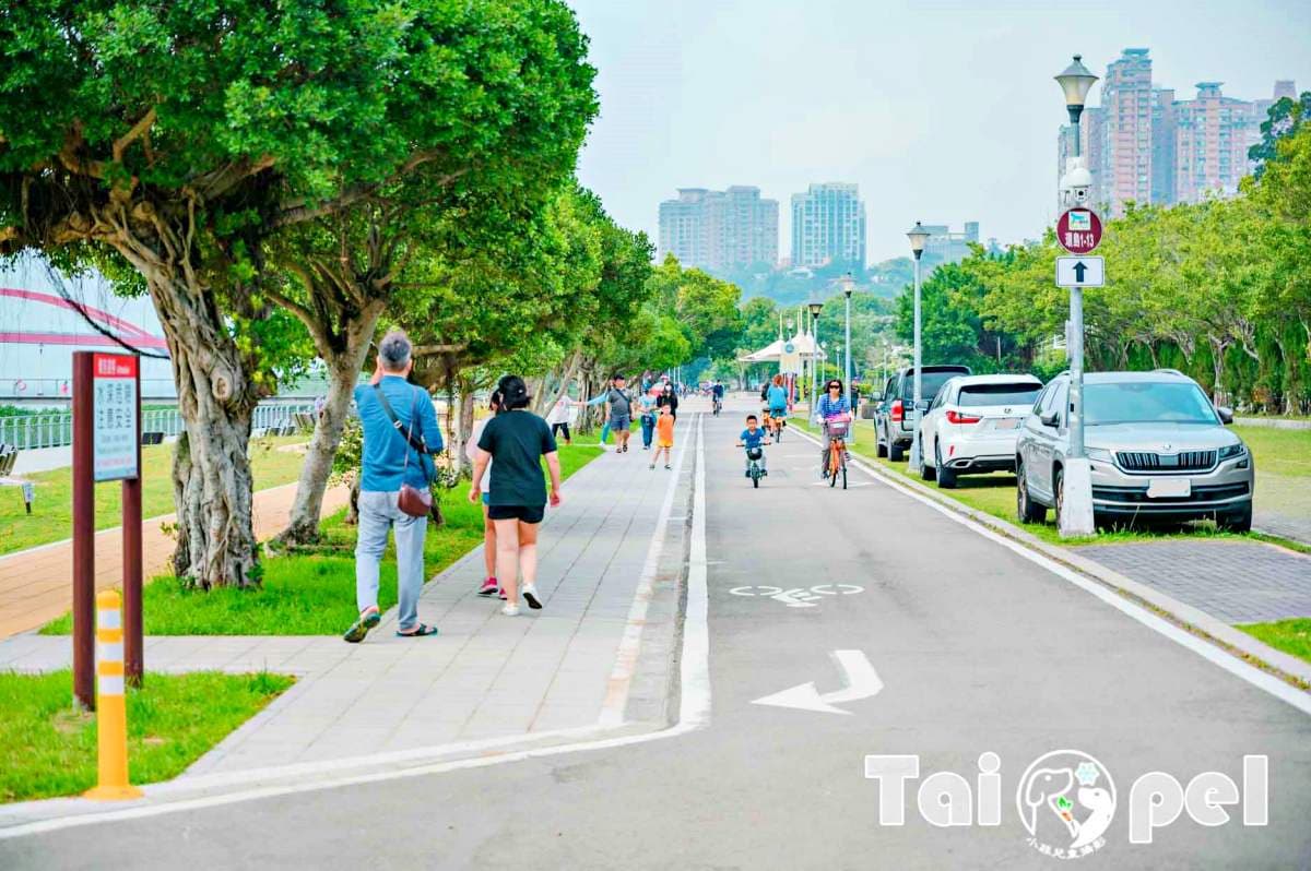 台北最新「關渡碼頭貨櫃市集」!一站爽吃14家異國美食,配河岸風光超Chill 台北最新「關渡碼頭貨櫃市集」!一站爽吃14家異國美食,配河岸風光超Chill
