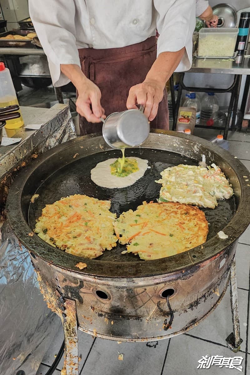 15元起開吃!台中人激推「古早味粉漿蛋餅」藏這,金黃微焦恰恰口感超欠吃 15元起開吃!台中人激推「古早味粉漿蛋餅」藏這,金黃微焦恰恰口感超欠吃