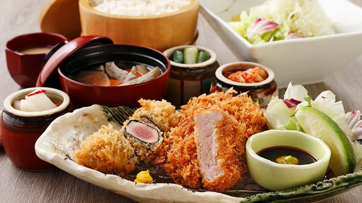 免費續加青菜、味噌湯!超狂「日式豬排」最低180元起,憑學生證現省60元 免費續加青菜、味噌湯!超狂「日式豬排」最低180元起,憑學生證現省60元