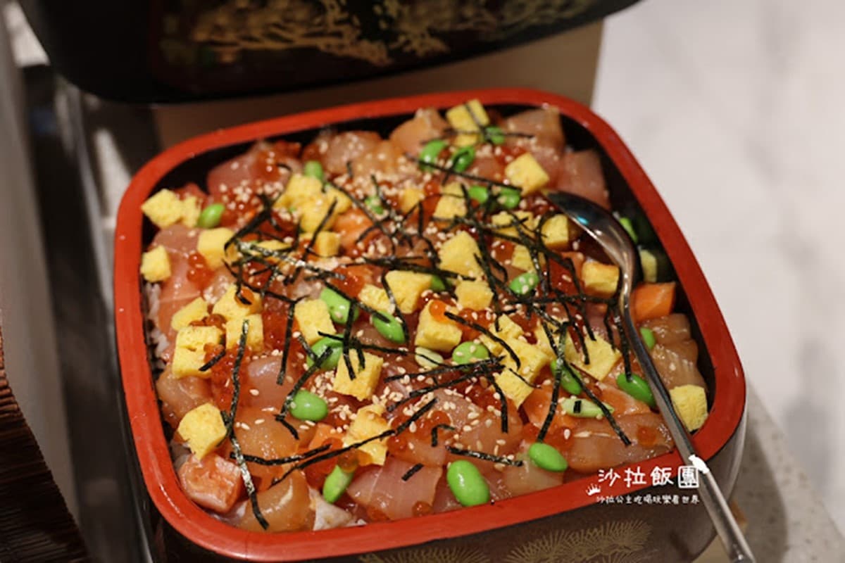 中山站吃到飽回歸!肥美鮭魚、牛排、可麗露無限供應,用祕技吃省910元 中山站吃到飽回歸!肥美鮭魚、牛排、可麗露無限供應,用祕技吃省910元