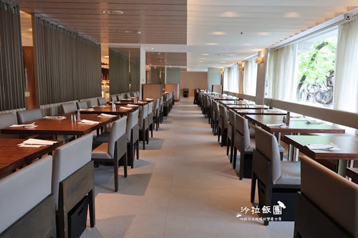 中山站吃到飽回歸!肥美鮭魚、牛排、可麗露無限供應,用祕技吃省910元 中山站吃到飽回歸!肥美鮭魚、牛排、可麗露無限供應,用祕技吃省910元