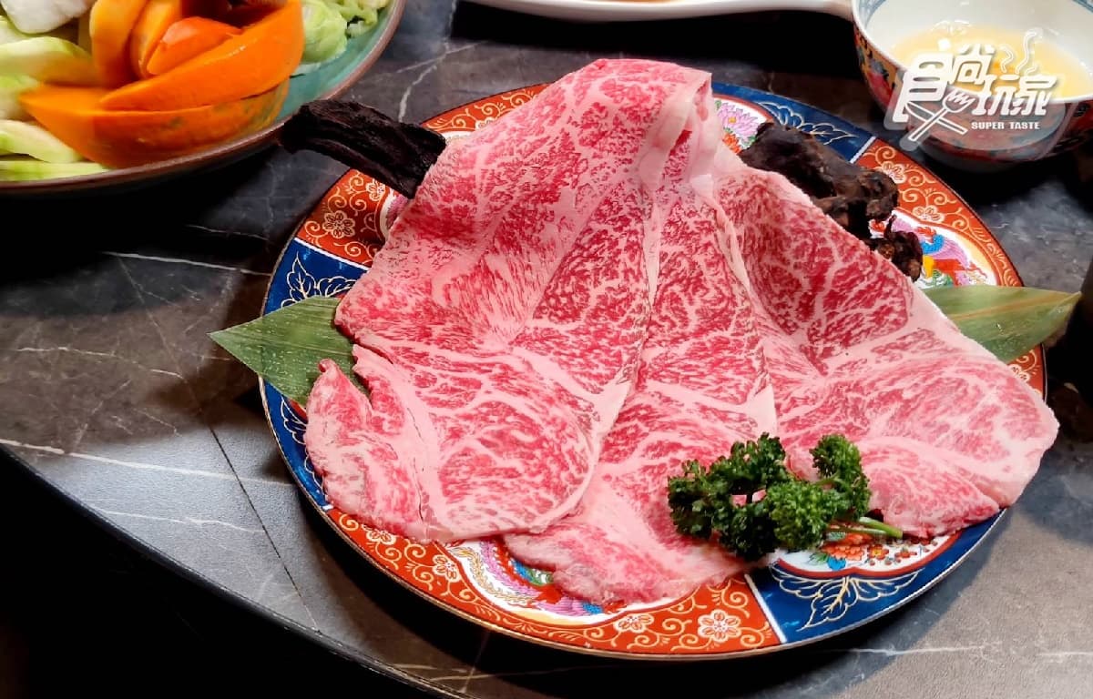 【獨家】500元干貝免費送!超神祕壽喜燒開幕祭優惠,關西流吃法話題十足 【獨家】500元干貝免費送!超神祕壽喜燒開幕祭優惠,關西流吃法話題十足