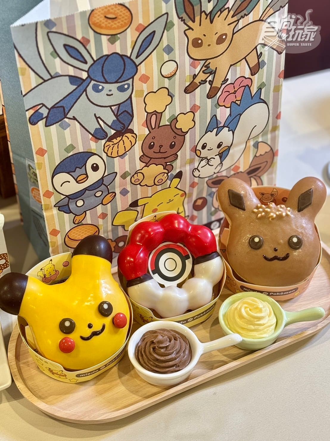 伊布甜甜圈首登場!Mister Donutx寶可夢買6送3,皮卡大抱枕3周邊萌翻 伊布甜甜圈首登場!Mister Donutx寶可夢買6送3,皮卡大抱枕3周邊萌翻