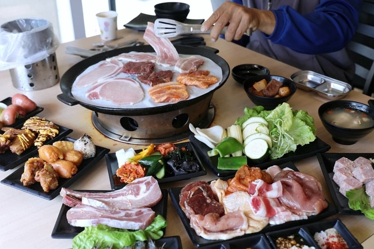 369元韓式烤肉吃到飽!10種肉品、20款小菜無限嗑,還有炸雞+海鮮粥任吃 369元韓式烤肉吃到飽!10種肉品、20款小菜無限嗑,還有炸雞+海鮮粥任吃