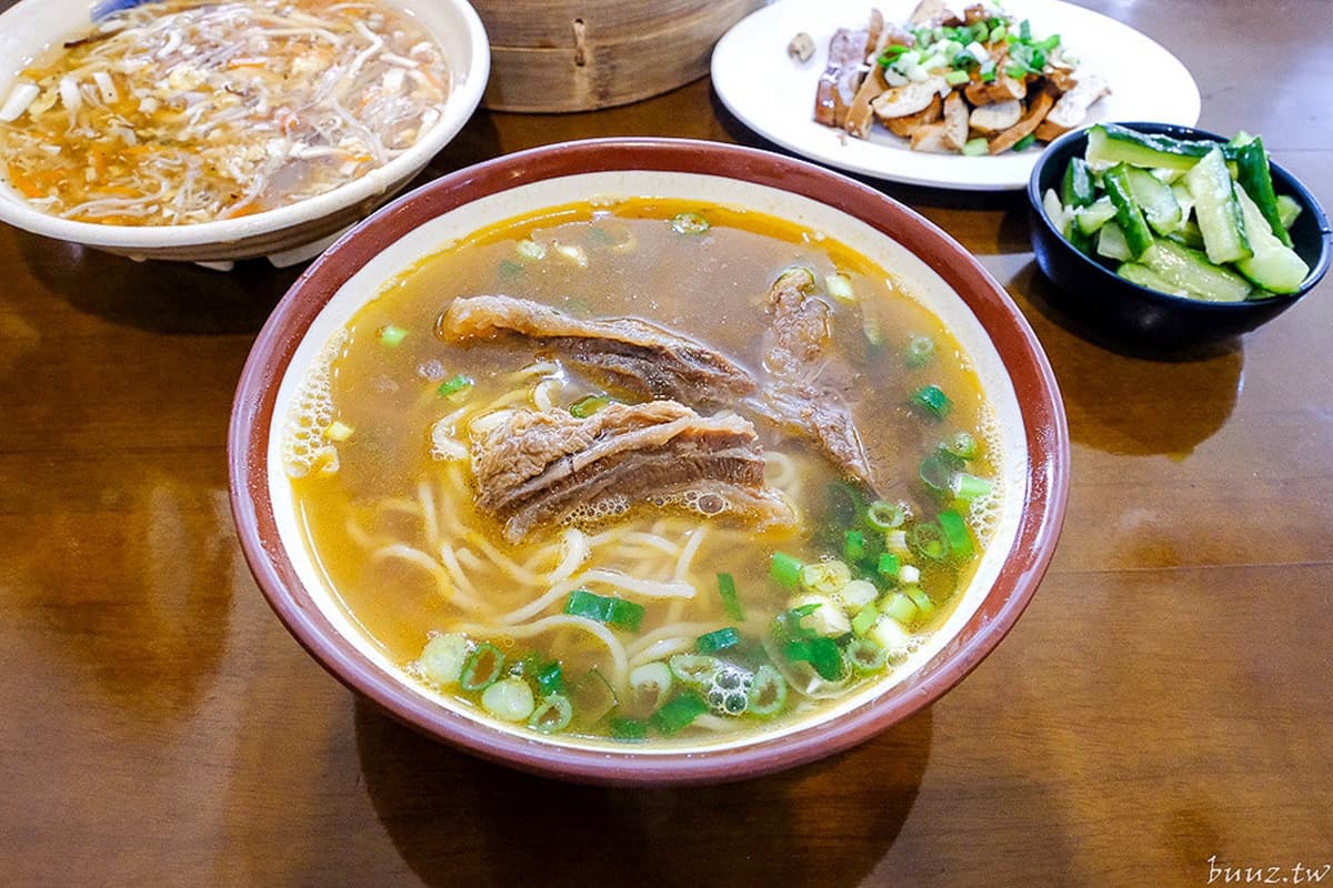 台中沙鹿美食推薦11間!10元銅板價小吃、百年老店肉圓、浮誇鮭魚丼 台中沙鹿美食推薦11間!10元銅板價小吃、百年老店肉圓、浮誇鮭魚丼