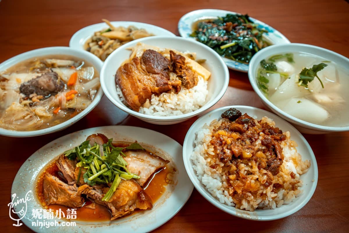 網封「台北前3強滷肉飯」!滿滿膠質油香滿溢,市場30年排隊老字號 網封「台北前3強滷肉飯」!滿滿膠質油香滿溢,市場30年排隊老字號