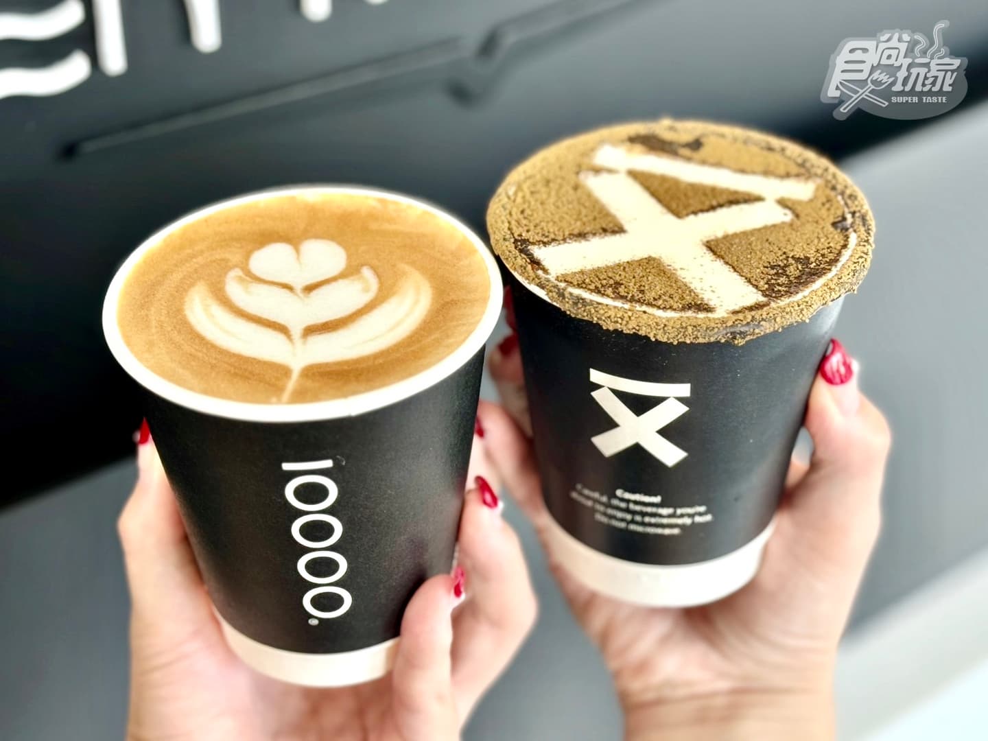 台中全新別墅風咖啡店!全台最大「Ten Thousand Coffee」開箱,暴紅可頌5亮點 台中全新別墅風咖啡店!全台最大「Ten Thousand Coffee」開箱,暴紅可頌5亮點