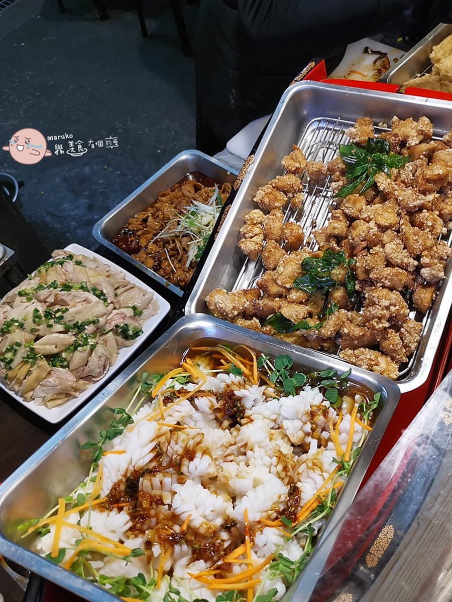 挑戰台北最便宜!便當3拼主菜+5配菜僅120元,隱身夜市還沒開門先排爆 挑戰台北最便宜!便當3拼主菜+5配菜僅120元,隱身夜市還沒開門先排爆