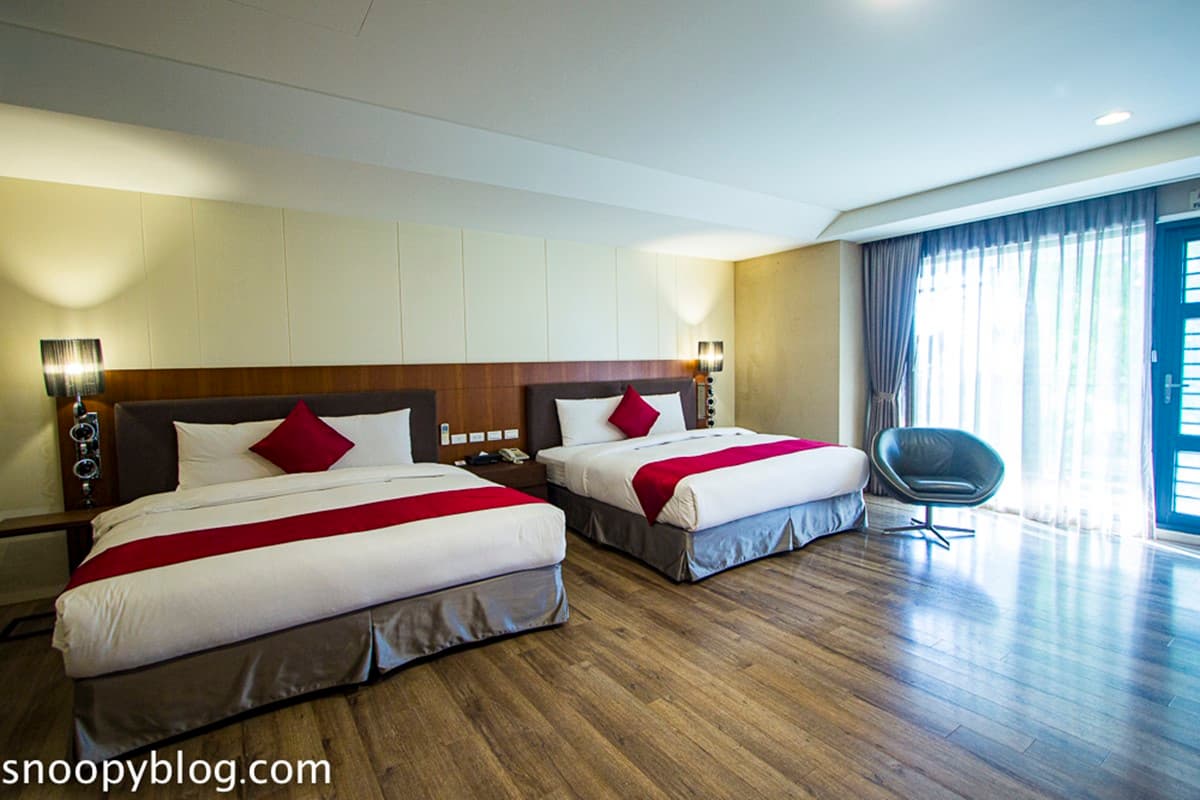 苗栗新「懶人露營車」開箱!3000坪草地、充氣滑梯小孩玩瘋,順遊行程一次看 苗栗新「懶人露營車」開箱!3000坪草地、充氣滑梯小孩玩瘋,順遊行程一次看