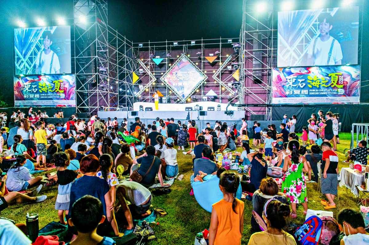 嘉義最美海上煙火「這1天」登場!免費玩氣墊樂園,加碼4家東石烤蚵吃到飽 嘉義最美海上煙火「這1天」登場!免費玩氣墊樂園,加碼4家東石烤蚵吃到飽