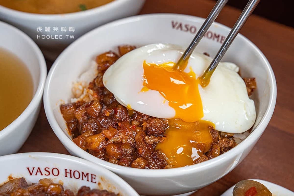 「全台最美肉燥飯」在高雄!麻辣肉燥+半熟蛋太銷魂,滑嫩蒸蛋湯激推必點 「全台最美肉燥飯」在高雄!麻辣肉燥+半熟蛋太銷魂,滑嫩蒸蛋湯激推必點