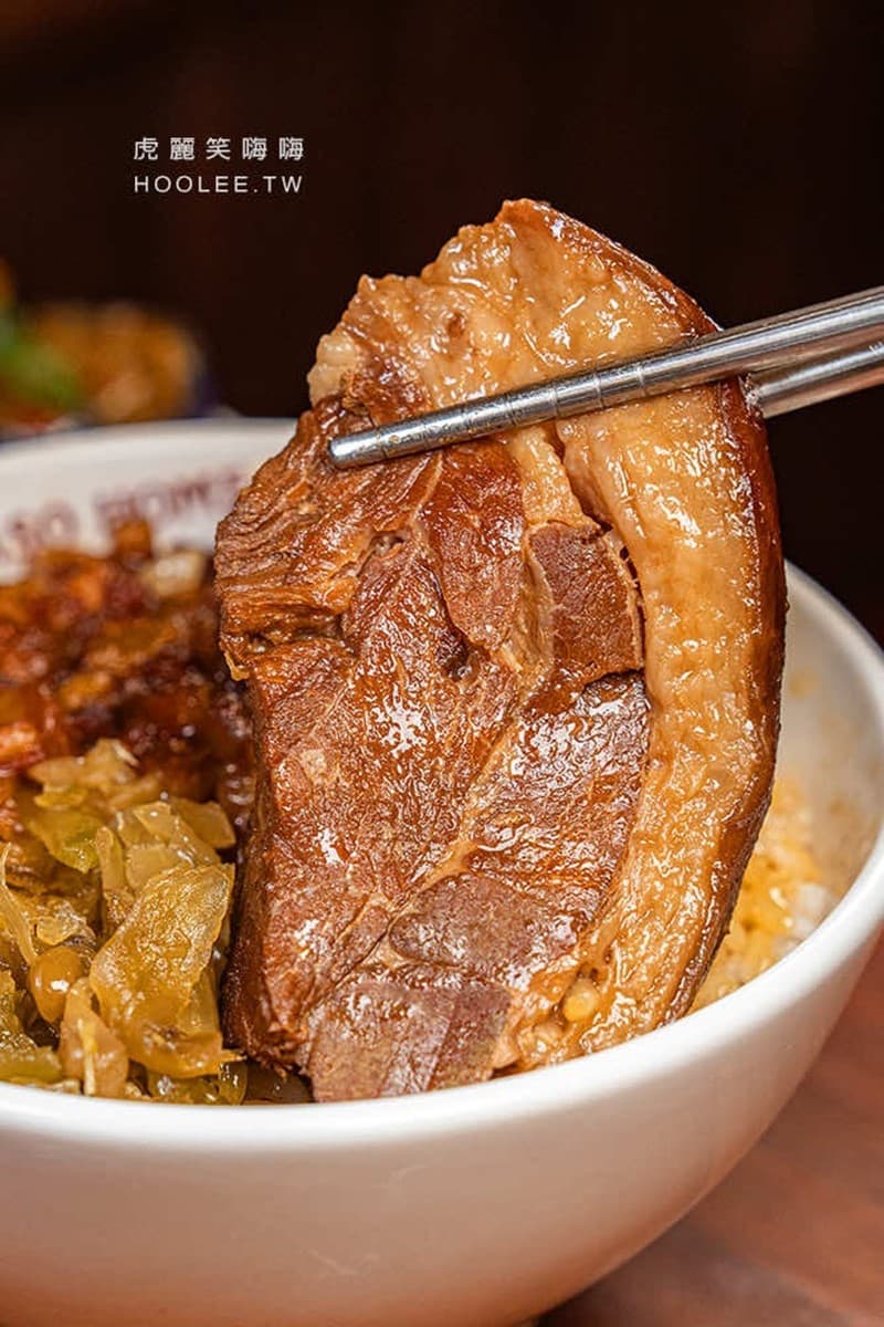 「全台最美肉燥飯」在高雄!麻辣肉燥+半熟蛋太銷魂,滑嫩蒸蛋湯激推必點 「全台最美肉燥飯」在高雄!麻辣肉燥+半熟蛋太銷魂,滑嫩蒸蛋湯激推必點