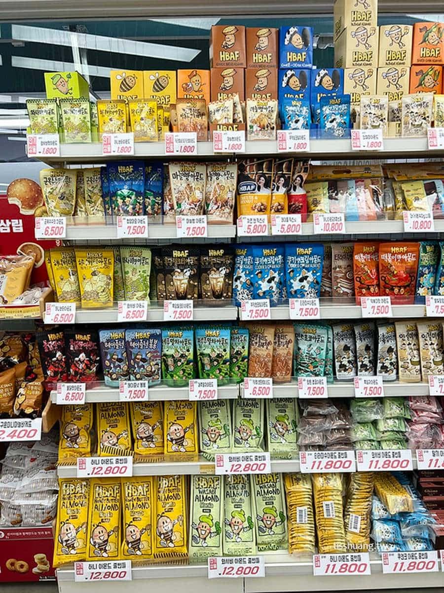 免稅還有國際配送!首爾「零食專賣店」8款必買:BLACKPINK限定餅乾、樂天軟糖 免稅還有國際配送!首爾「零食專賣店」8款必買:BLACKPINK限定餅乾、樂天軟糖