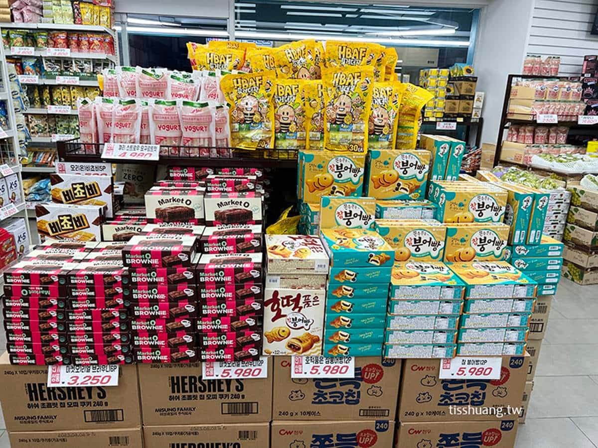 免稅還有國際配送!首爾「零食專賣店」8款必買:BLACKPINK限定餅乾、樂天軟糖 免稅還有國際配送!首爾「零食專賣店」8款必買:BLACKPINK限定餅乾、樂天軟糖