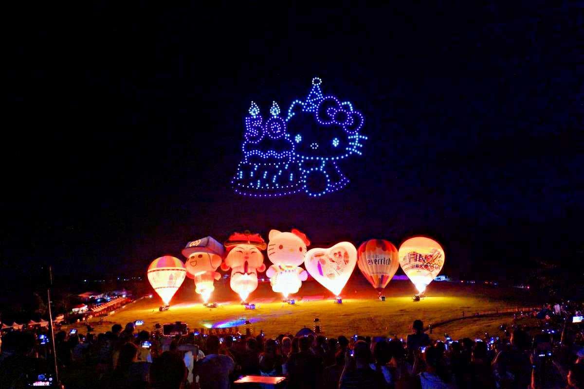 Hello Kitty、美樂蒂無人機升空!2024台東熱氣球X三麗鷗,12場光雕歷年最多 Hello Kitty、美樂蒂無人機升空!2024台東熱氣球X三麗鷗,12場光雕歷年最多