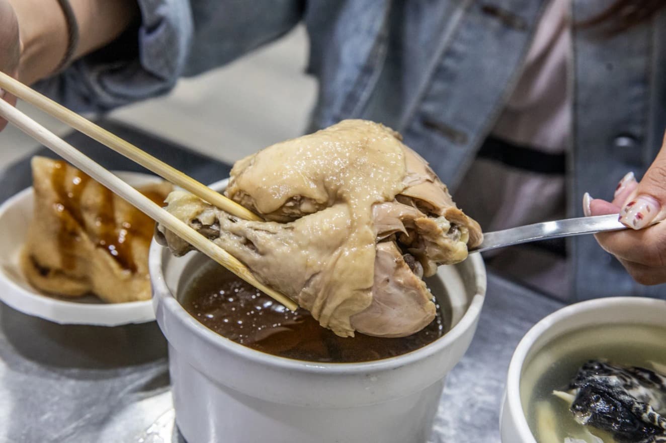 嘉義宵夜12家!深夜限定只賣4小時牛肉麵、25元炭烤魷魚、豆漿豆花推薦 一盅燉補湯|嘉義宵夜小吃