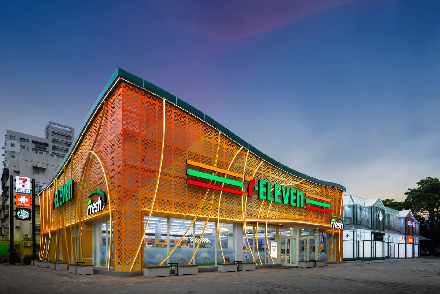 全台第7000間小七登場!白雪星巴克買一送一、7-11嗑台南小吃6亮點 全台第7000間小七登場!白雪星巴克買一送一、7-11嗑台南小吃6亮點
