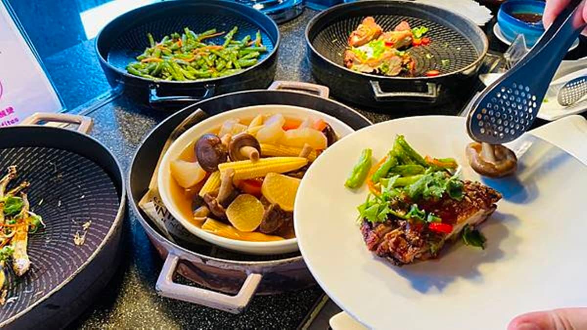 用祕技每人330元!飯店早午餐任吃5小時,還有柏克金、紅白酒暢飲 用祕技每人330元!飯店早午餐任吃5小時,還有柏克金、紅白酒暢飲