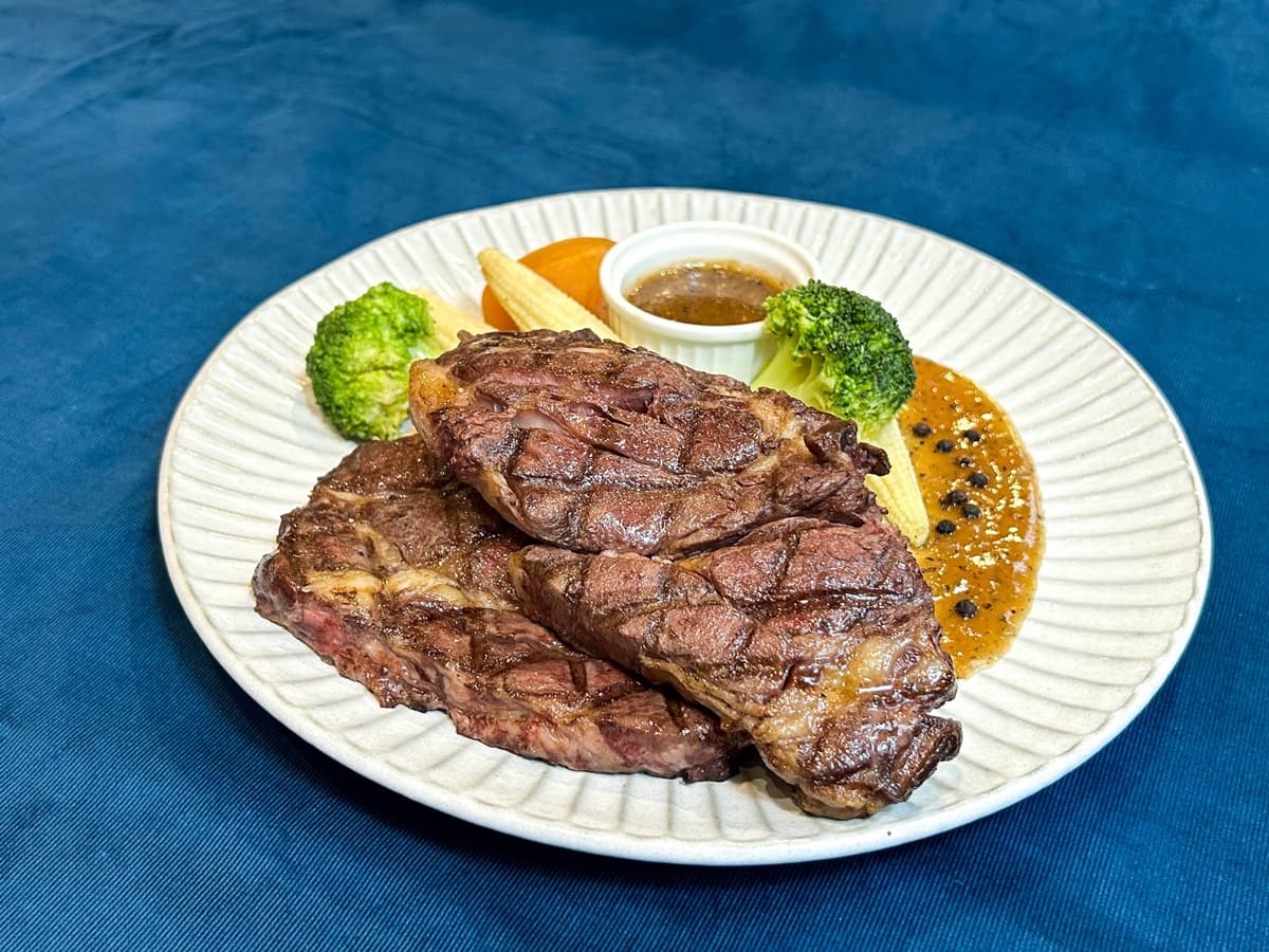 加6元牛排雙倍!排餐290元起爽嗑,牛肉羅宋湯、濃湯、飲料無限喝 加6元牛排雙倍!排餐290元起爽嗑,牛肉羅宋湯、濃湯、飲料無限喝