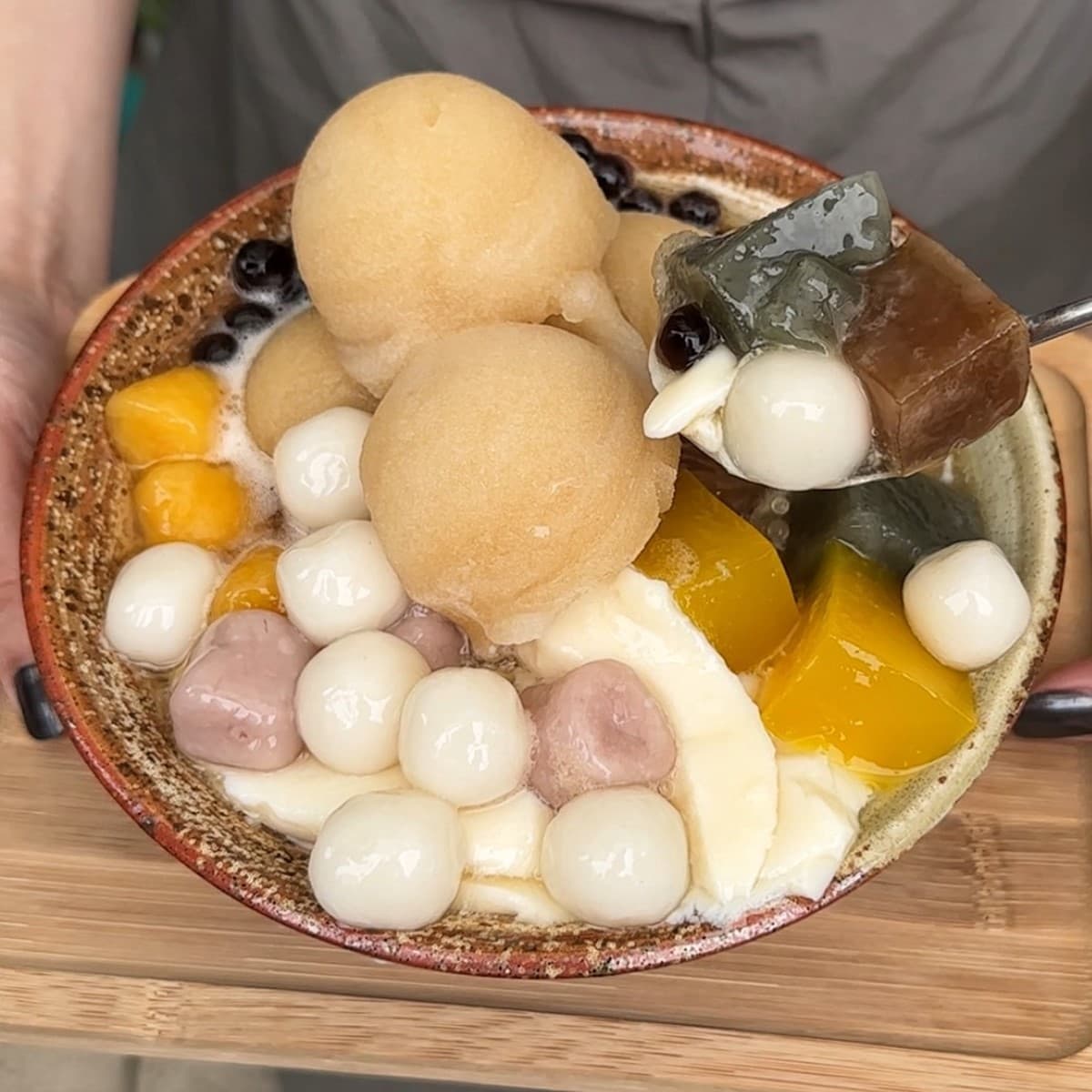 只要69元!免費續加豆花、嫩仙草、黑糖冰沙球、糖水吃到飽,給料大方不手軟 只要69元!免費續加豆花、嫩仙草、黑糖冰沙球、糖水吃到飽,給料大方不手軟