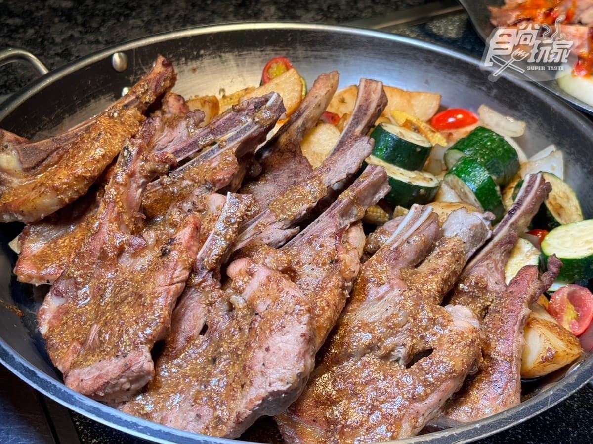 善導寺最強Buffet!澎湖海鮮、松葉蟹、芒果吃到飽開箱,75折優惠倒數快衝 善導寺最強Buffet!澎湖海鮮、松葉蟹、芒果吃到飽開箱,75折優惠倒數快衝