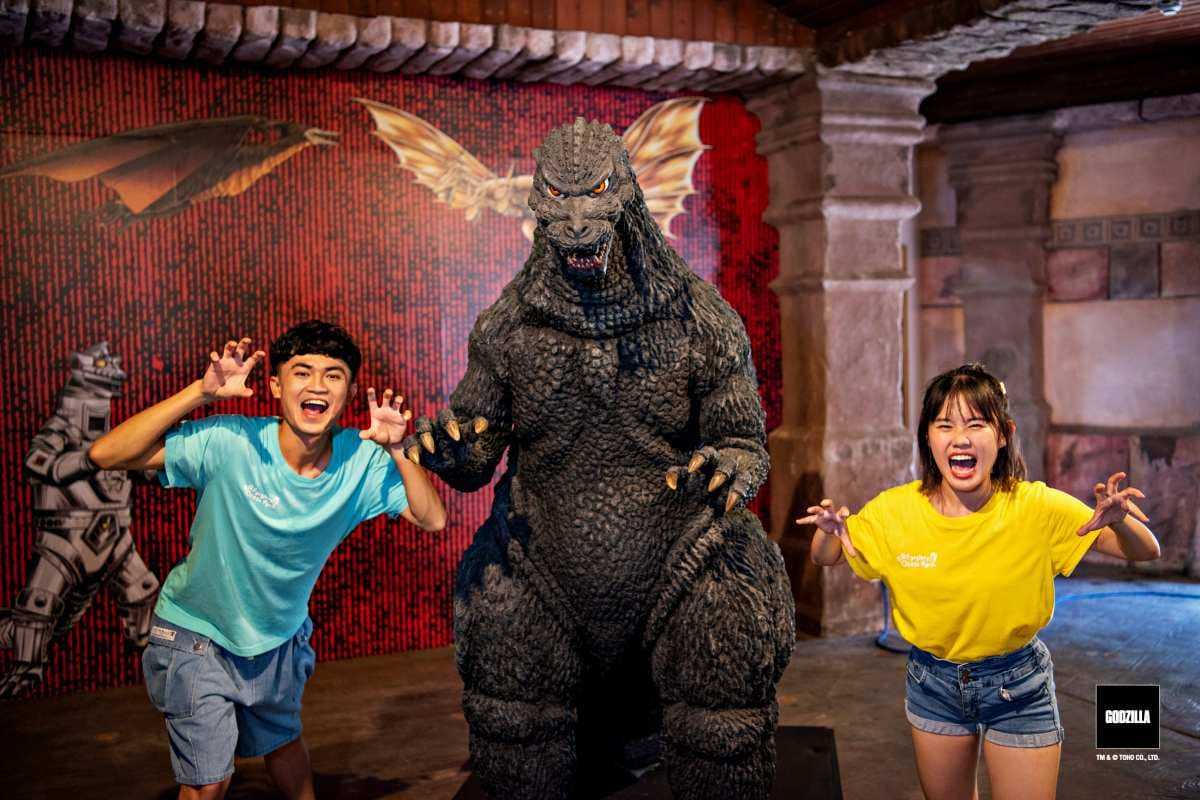 10米高哥吉拉出沒海洋公園!全台最大水花派對超消暑,12歲以下免費玩到爽 10米高哥吉拉出沒海洋公園!全台最大水花派對超消暑,12歲以下免費玩到爽