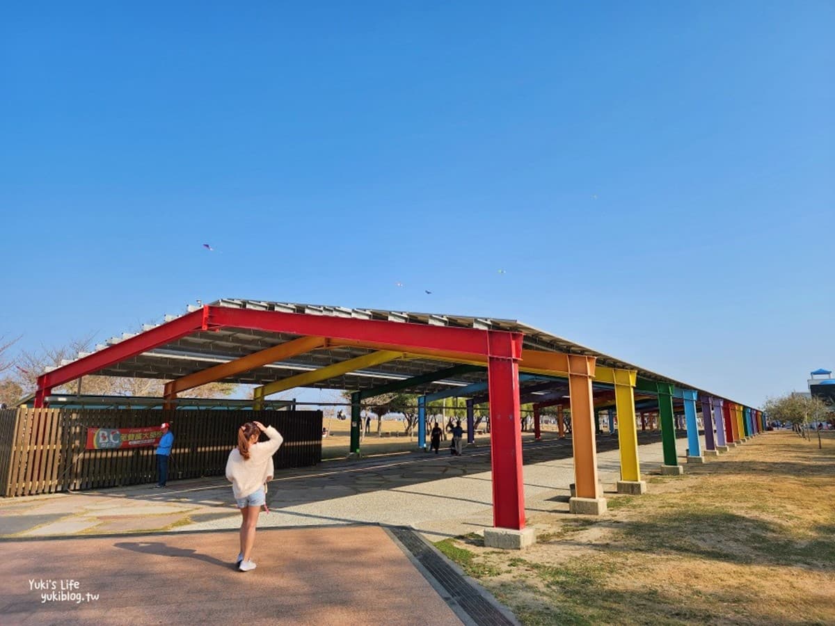 嘉義「東石漁人碼頭」景點攻略:彩繪屋、親子戲水、烤蚵吃到飽 嘉義「東石漁人碼頭」景點攻略:彩繪屋、親子戲水、烤蚵吃到飽