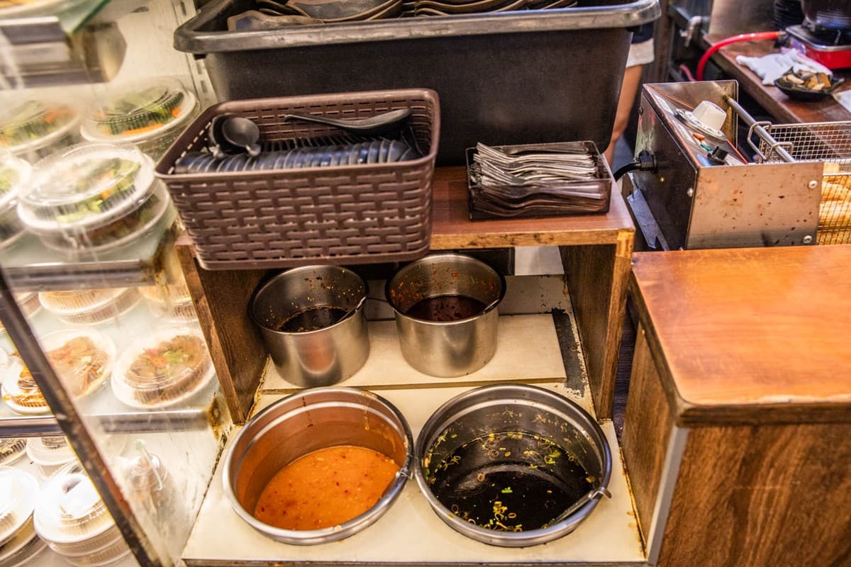 苗栗80年排隊大餛飩!搭配Q皮肉圓免百元吃飽飽,熱滷味、涼拌小菜都必點 苗栗80年排隊大餛飩!搭配Q皮肉圓免百元吃飽飽,熱滷味、涼拌小菜都必點