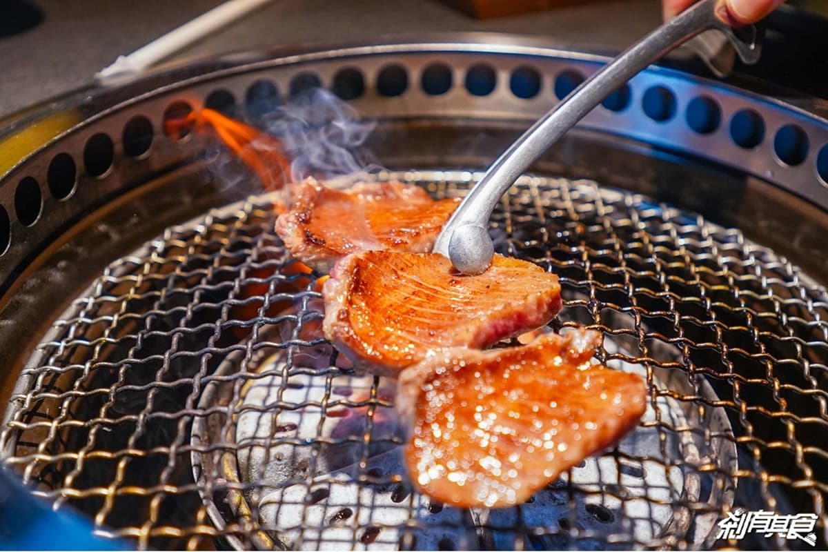2026台中燒肉推薦TOP12!網評4.9超難訂名店、燒烤吃到飽、米其林星級 台中燒肉推薦「燒肉中山」有和牛霜降、厚切牛舌等。