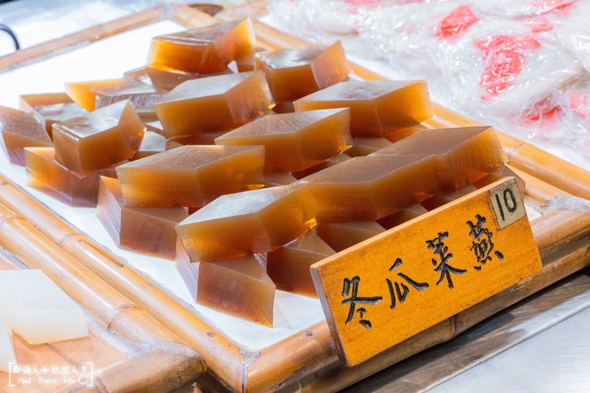 市場熱賣88年!古法手工「綠豆麻糬」顆顆飽滿,15元菜燕、綠豆粉糕也要吃 市場熱賣88年!古法手工「綠豆麻糬」顆顆飽滿,15元菜燕、綠豆粉糕也要吃