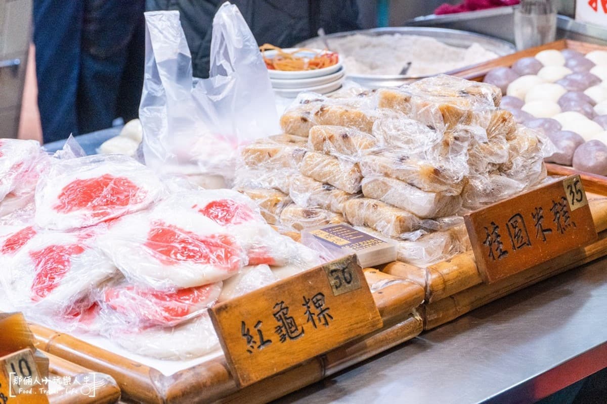 市場熱賣88年!古法手工「綠豆麻糬」顆顆飽滿,15元菜燕、綠豆粉糕也要吃 市場熱賣88年!古法手工「綠豆麻糬」顆顆飽滿,15元菜燕、綠豆粉糕也要吃