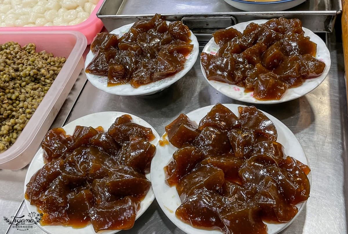 市場熱賣88年!古法手工「綠豆麻糬」顆顆飽滿,15元菜燕、綠豆粉糕也要吃 市場熱賣88年!古法手工「綠豆麻糬」顆顆飽滿,15元菜燕、綠豆粉糕也要吃