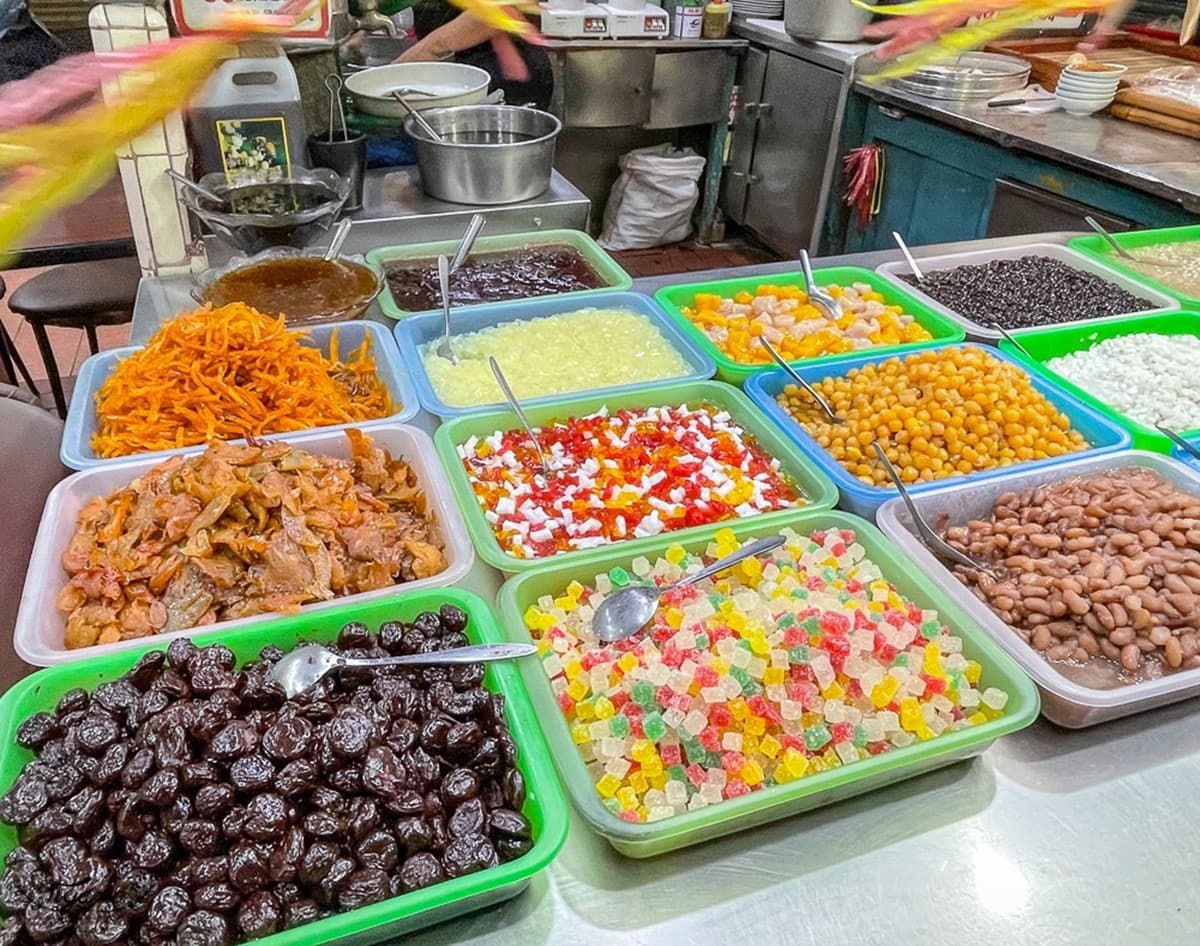 市場熱賣88年!古法手工「綠豆麻糬」顆顆飽滿,15元菜燕、綠豆粉糕也要吃 市場熱賣88年!古法手工「綠豆麻糬」顆顆飽滿,15元菜燕、綠豆粉糕也要吃