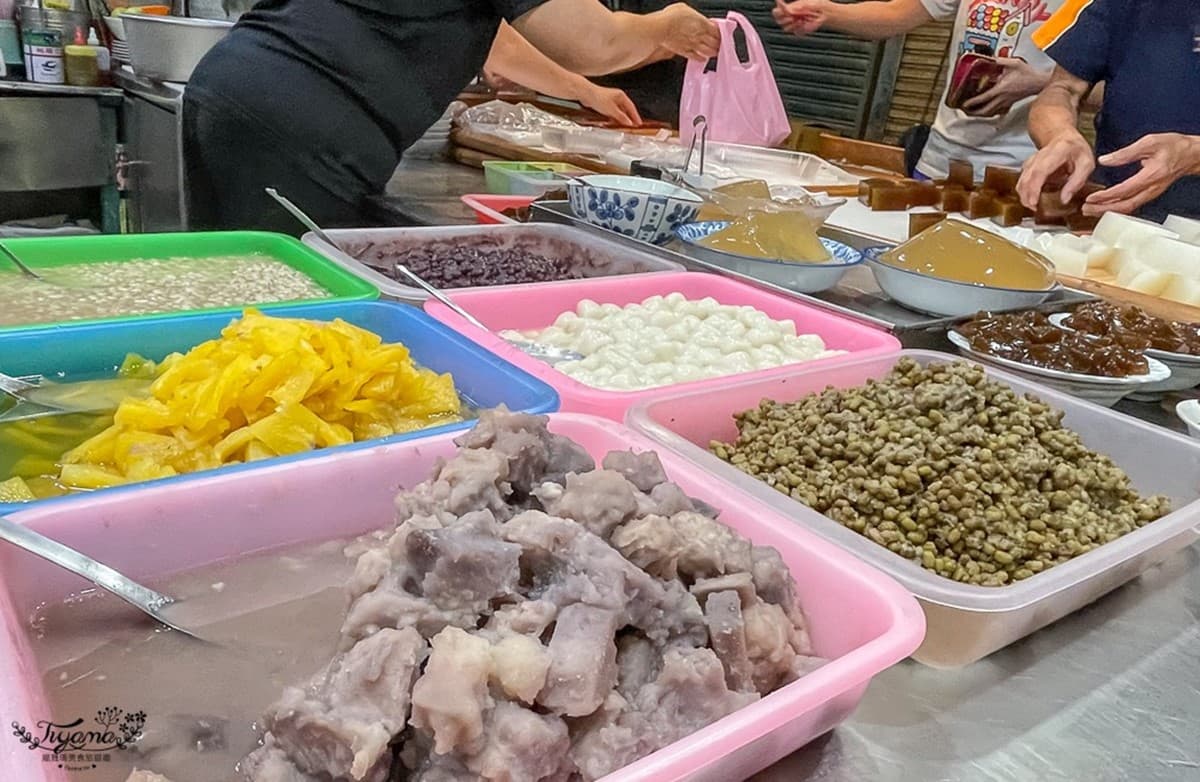 市場熱賣88年!古法手工「綠豆麻糬」顆顆飽滿,15元菜燕、綠豆粉糕也要吃 市場熱賣88年!古法手工「綠豆麻糬」顆顆飽滿,15元菜燕、綠豆粉糕也要吃