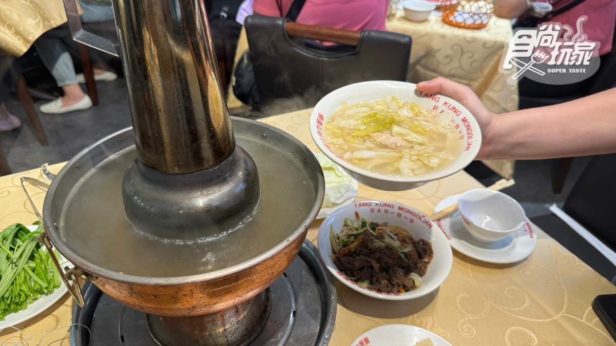 台北人哭了!48年老字號「唐宮蒙古烤肉」重新開幕,660元吃到飽搶先直擊 台北人哭了!48年老字號「唐宮蒙古烤肉」重新開幕,660元吃到飽搶先直擊