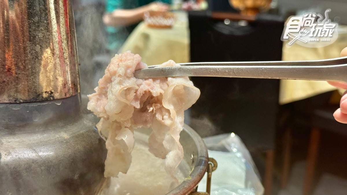 台北人哭了!48年老字號「唐宮蒙古烤肉」重新開幕,660元吃到飽搶先直擊 台北人哭了!48年老字號「唐宮蒙古烤肉」重新開幕,660元吃到飽搶先直擊