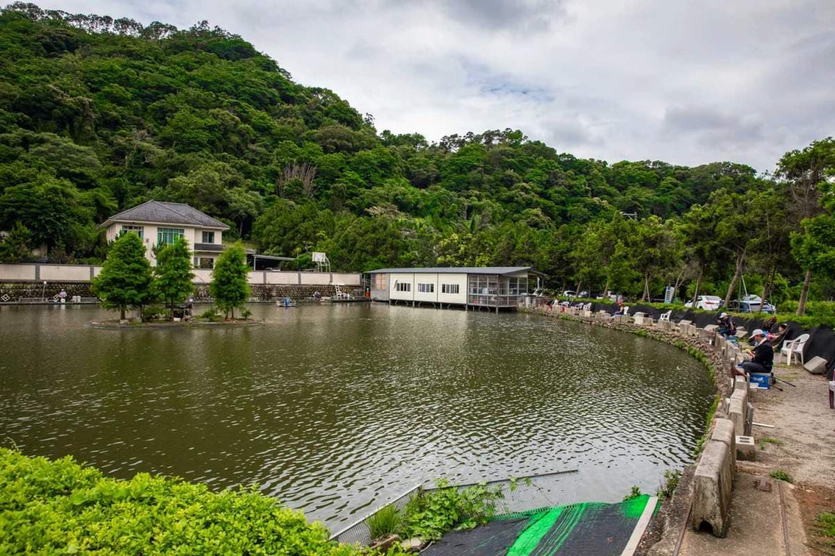 龍潭隱藏版「水上客家菜」!老饕最愛現撈仔鮮魚,客家悶筍、梅干扣肉都必點 龍潭隱藏版「水上客家菜」!老饕最愛現撈仔鮮魚,客家悶筍、梅干扣肉都必點