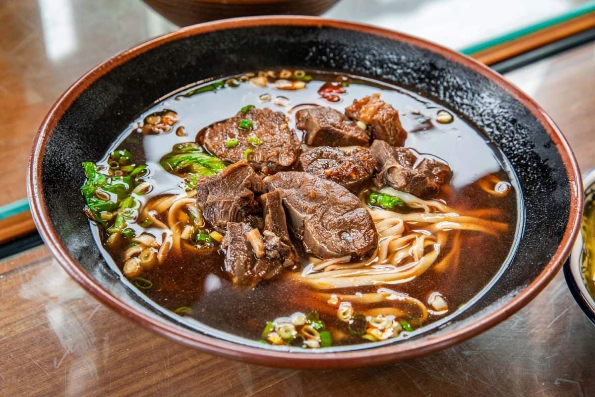 龍潭隱藏版「水上客家菜」!老饕最愛現撈仔鮮魚,客家悶筍、梅干扣肉都必點 龍潭隱藏版「水上客家菜」!老饕最愛現撈仔鮮魚,客家悶筍、梅干扣肉都必點
